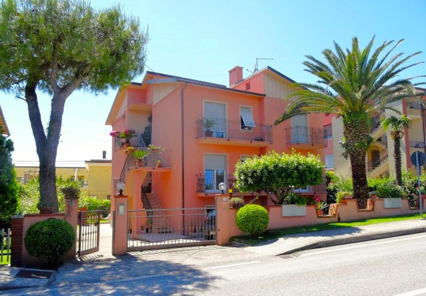 Patrizia - Vicino Al Centro, Con 3 Camere E Posto Auto Numana Exteriör bild